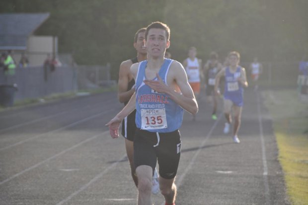 mac-setting-1600m-school-record.jpg